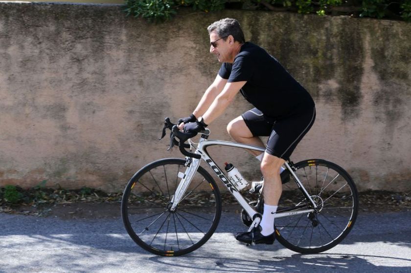 Quand-Nicolas-Sarkozy-se-confie-a-velo