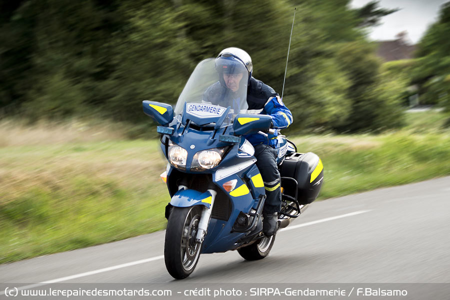course-motard-gendarmerie_hd