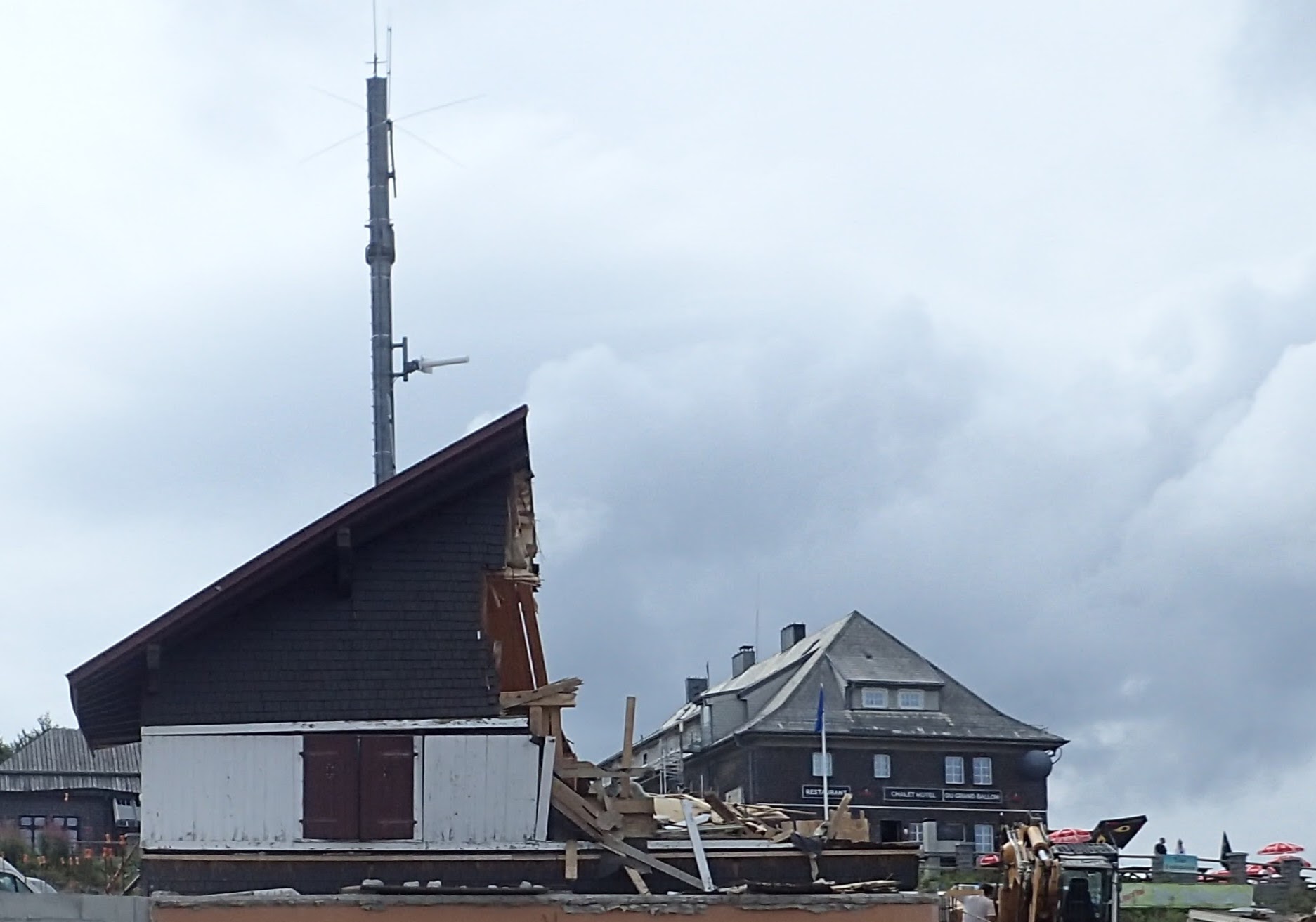 OLYMPUS DIGITAL CAMERA