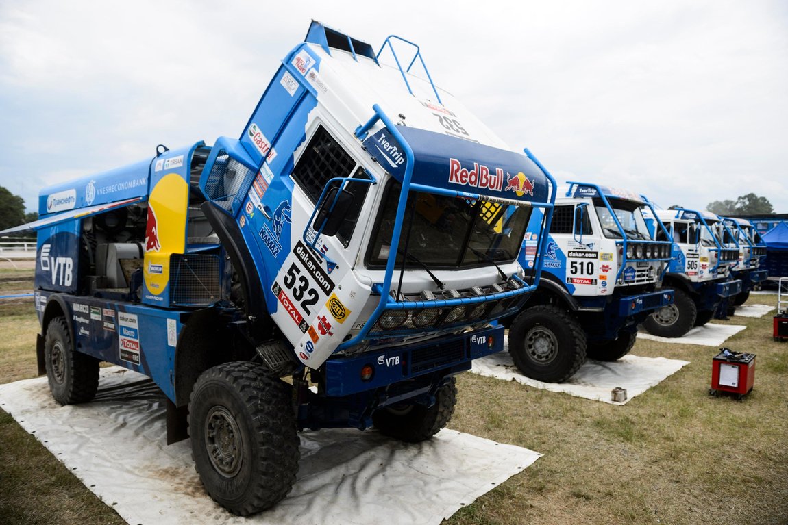 team-kamaz-master-vladimir-chagin-dakar-rallye-2014.jpg