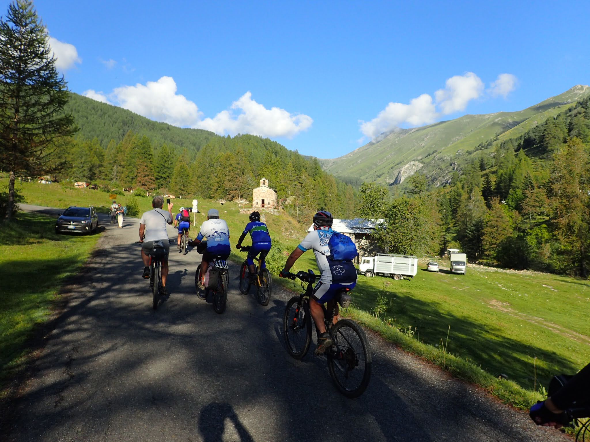 OLYMPUS DIGITAL CAMERA